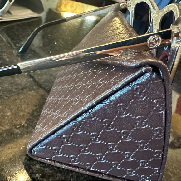 GUCCI Authentic Sunglasses GG3675/s case included - Picture 3 of 7